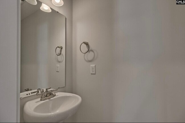 Foto del edificio - 355 Spring Meadow Rd