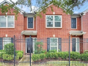 Building Photo - 2219 Runnels St