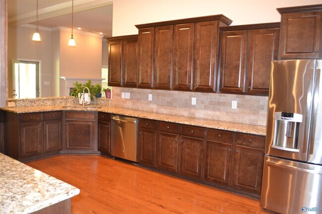 Foto del edificio - 104 Rushing Brook Dr