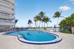 Building Photo - 1012 N Ocean Blvd