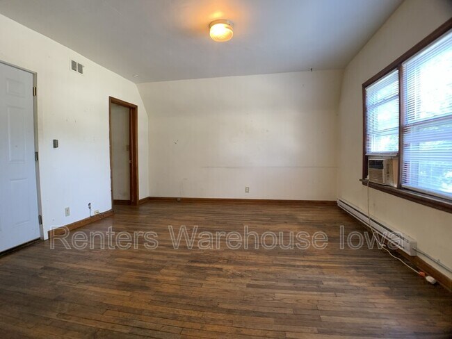 Building Photo - 2650 Cottage Grove Ave