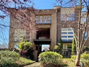 Building Photo - 420 Queens Rd