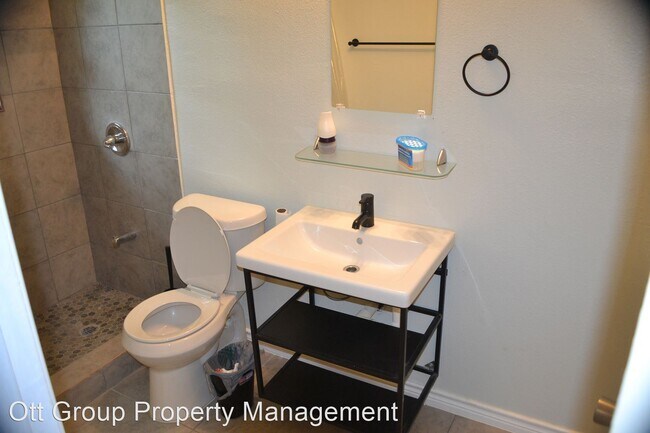 Foto del edificio - 1 br, 1 bath House - 428 E. Dean