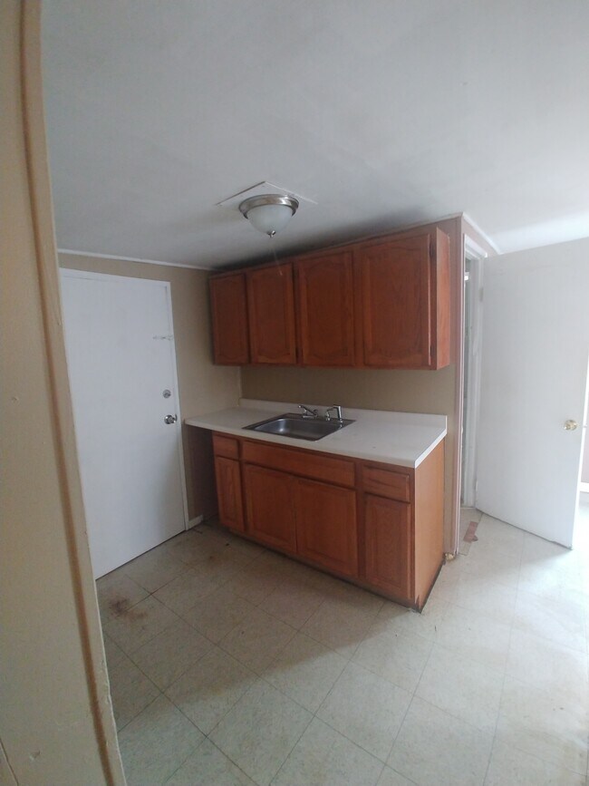 Kitchen - 28 2nd Ave