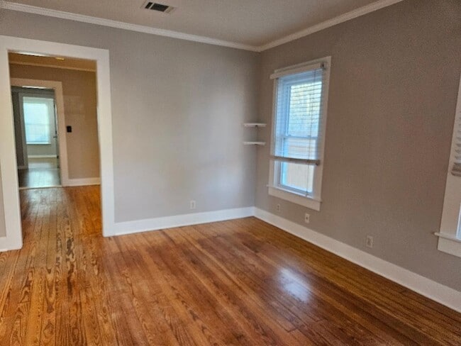 Foto del edificio - 110 Lexington Rd