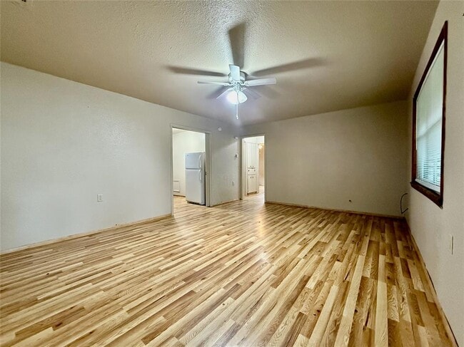 Building Photo - 308 S Magnolia Ave
