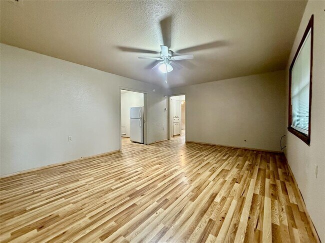 Foto del edificio - 308 S Magnolia Ave