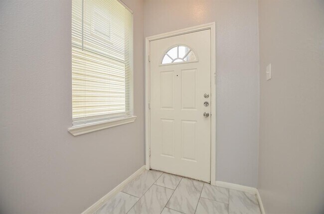 Building Photo - 6406 Waldron Dr
