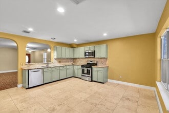 Building Photo - 914 Ivycroft Ln