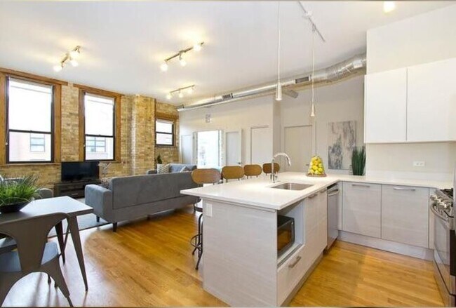 Foto del edificio - 1755 N Damen Ave