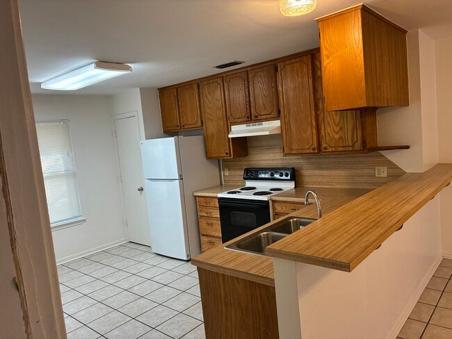 Foto del edificio - 13571 Sheldon Ln