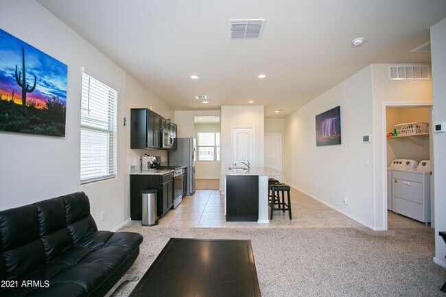 Foto del edificio - 30961 W Mulberry Dr