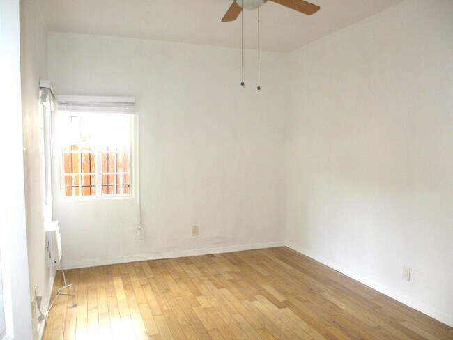 Foto del edificio - 1204 N Citrus Ave