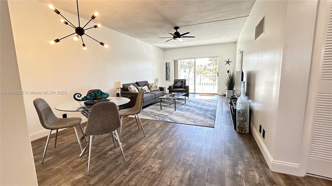 Building Photo - 4117 Bougainvilla Dr