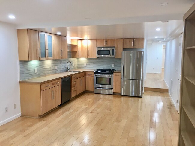 Building Photo - Prime Location - Presidio Heights Condo w/...