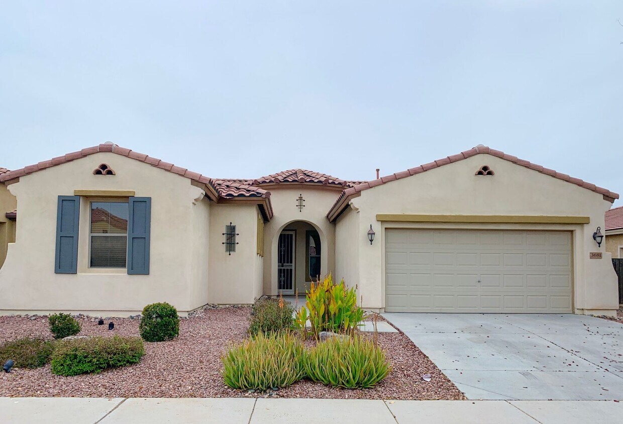 Foto principal - AVAILABLE NOW IN OLD STONE RANCH!!!!