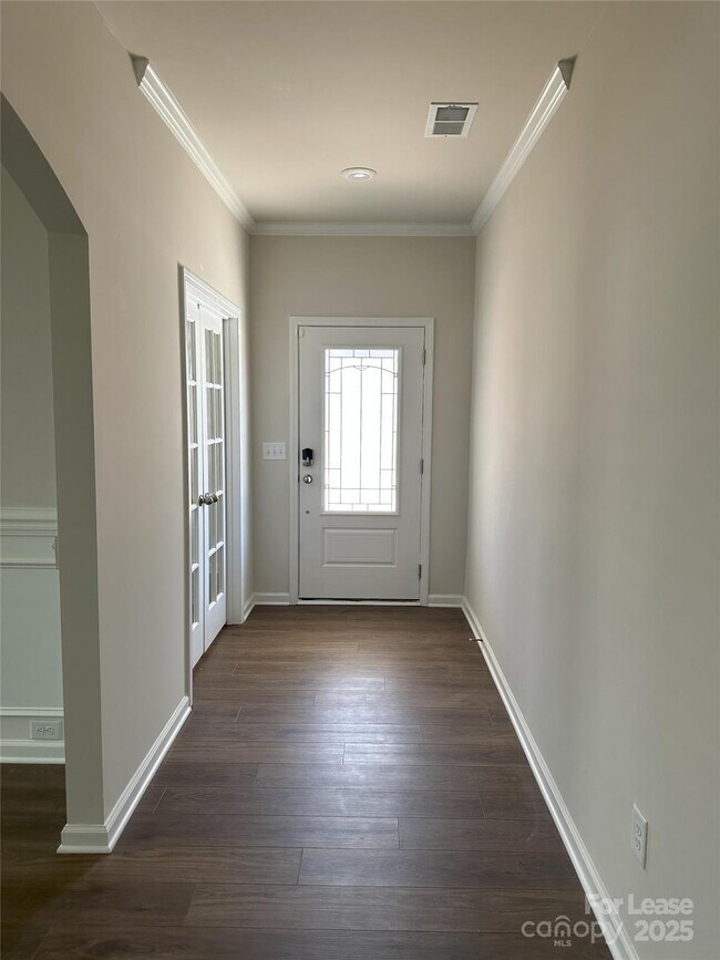 Foto del edificio - 14925 Nichols Hall Dr