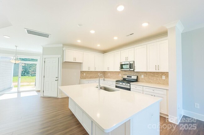 Foto del edificio - 5577 Stafford Rd