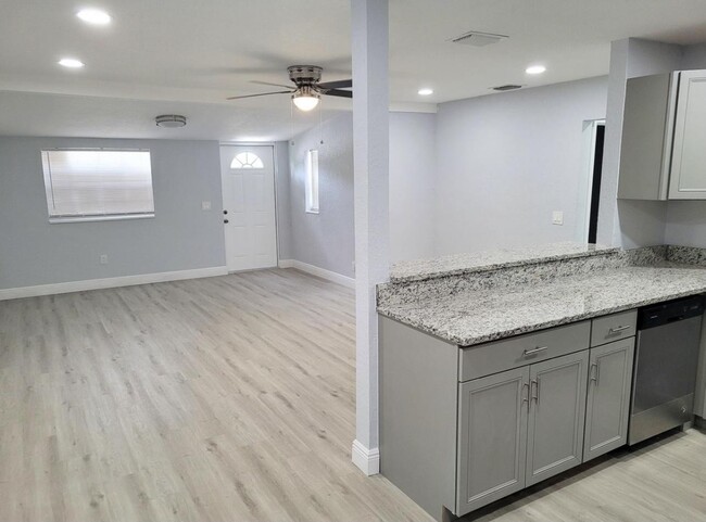 Foto del edificio - 1319 10th Ave N