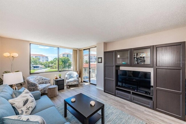 Foto del edificio - 6219 PALMA Blvd