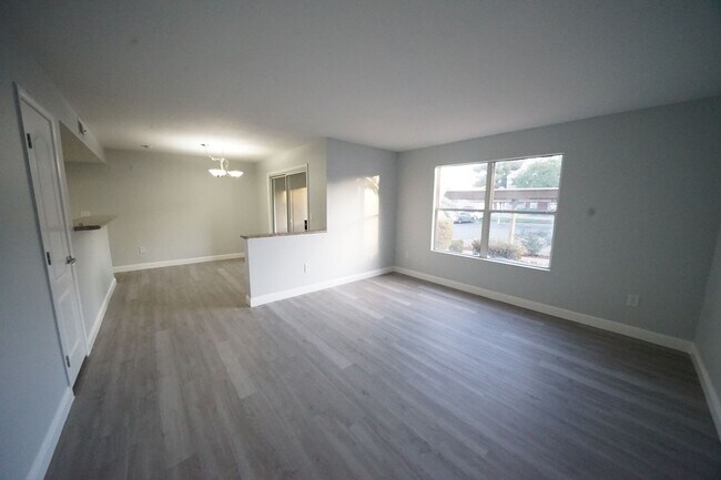 Foto del edificio - Showings Available 1/6/2024