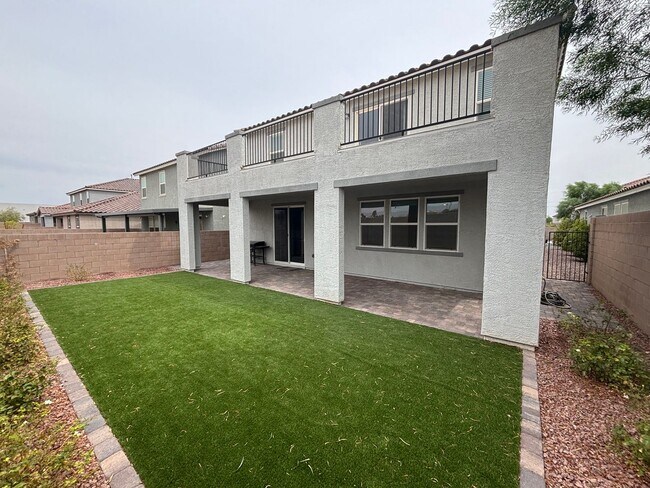 Foto del edificio - Beautiful 5-Bedroom, 4.5-Bath Home with St...