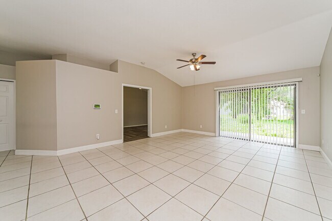 Foto del edificio - 10119 Pink Carnation Ct