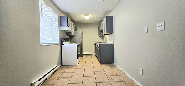 Foto del edificio - Newly Renovated 2 bedroom in Englewood! With W/D hookups!