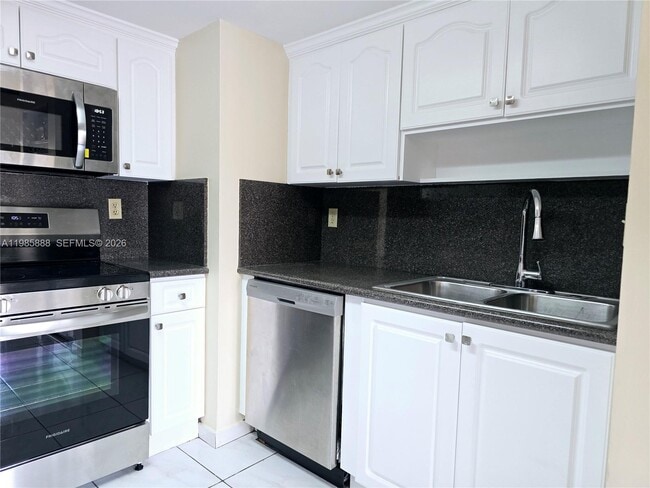 Building Photo - 365 NW 85th Ct