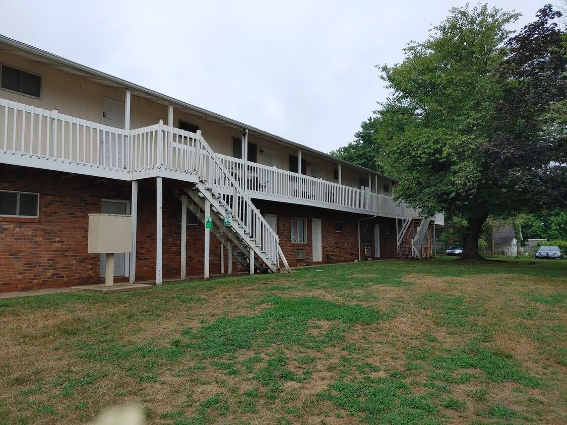 Primary Photo - 3501 Elm Street