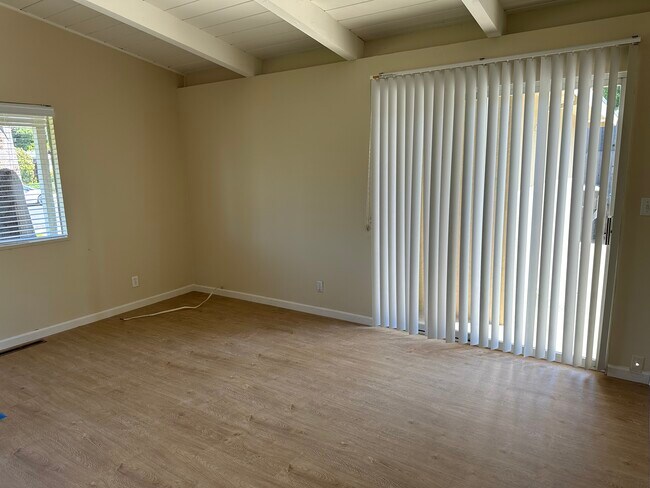 Building Photo - 453 Sobrato Dr