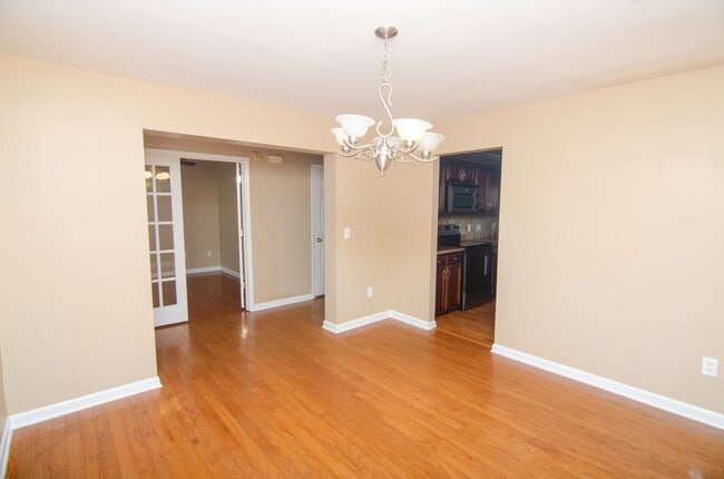 Building Photo - Chapmans Retreat home