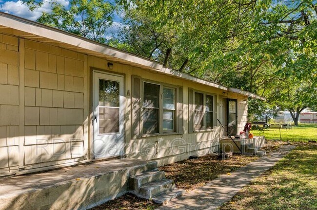 Building Photo - 6163 Brocks Ln