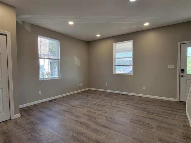 Foto del edificio - 1040 Wilson Pl