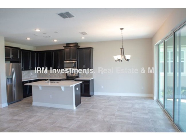 Foto del edificio - 3 bedroom Single Family House with LOFT