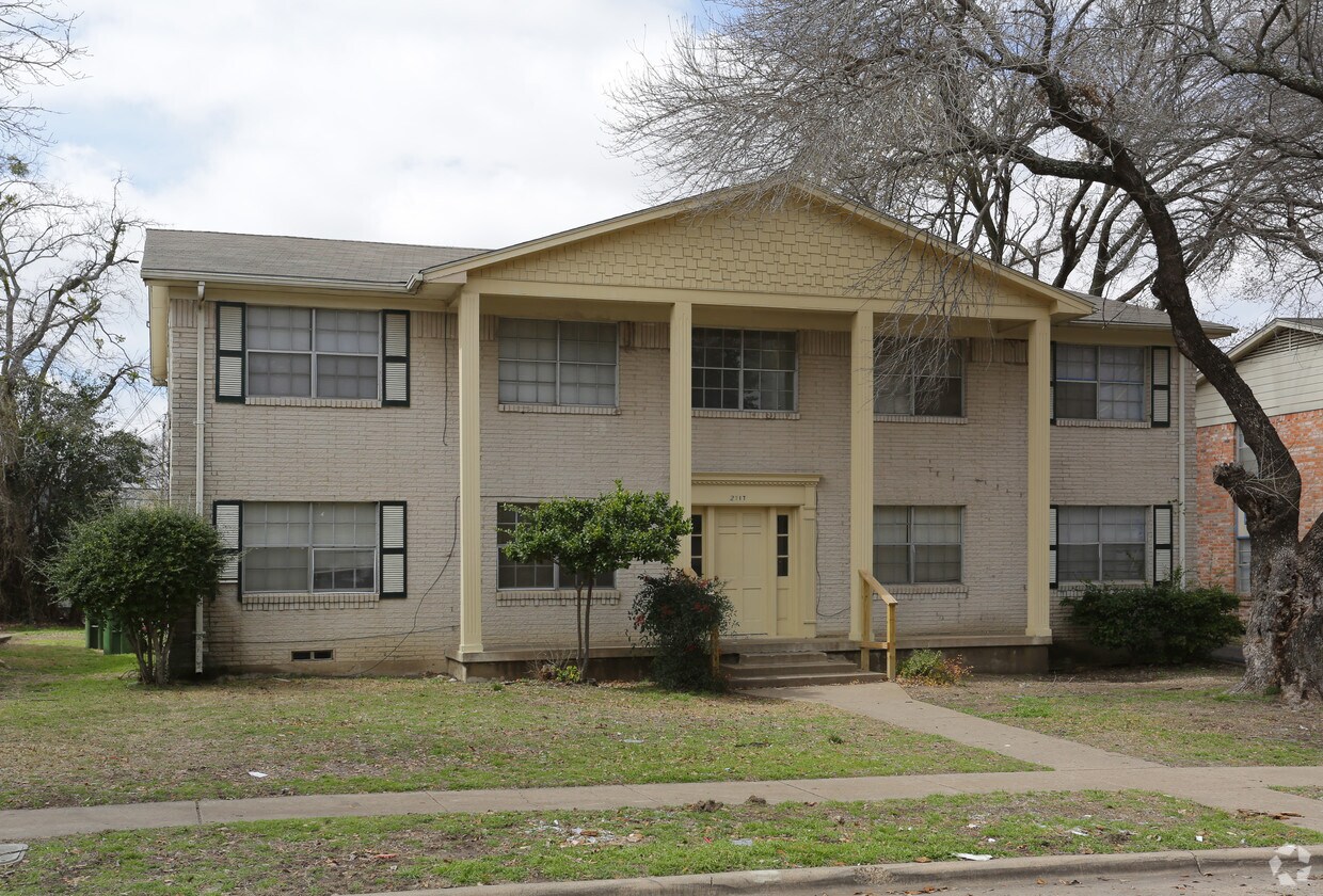 Building Photo - 2713-2717 Patricia