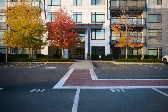 Building Photo - North Point Apartments