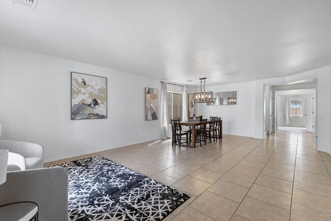 Foto del edificio - 43631 W Cowpath Rd