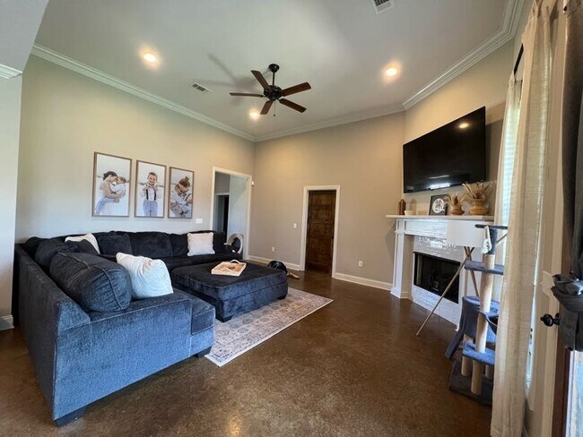 Living Room - 709 Sawgrass Lakes Dr