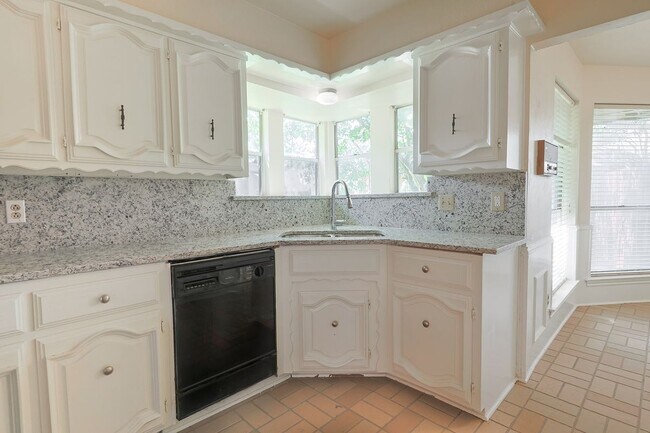 Foto del edificio - 6809 Fawn Valley Pl