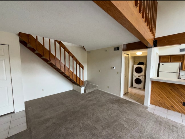 Building Photo - Spacious with sky light and loft!