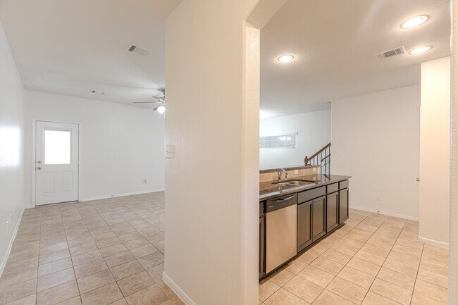 Foto del edificio - 13527 Vista De Oro St