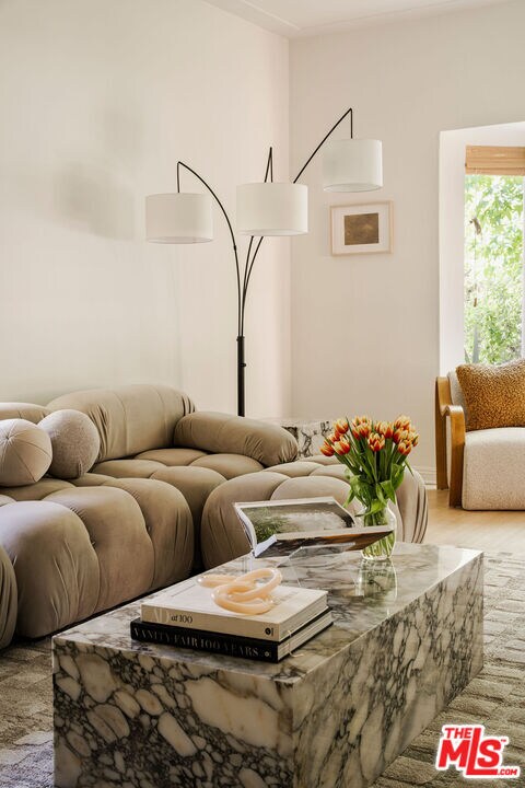 Foto del edificio - 2518 Canyon Dr