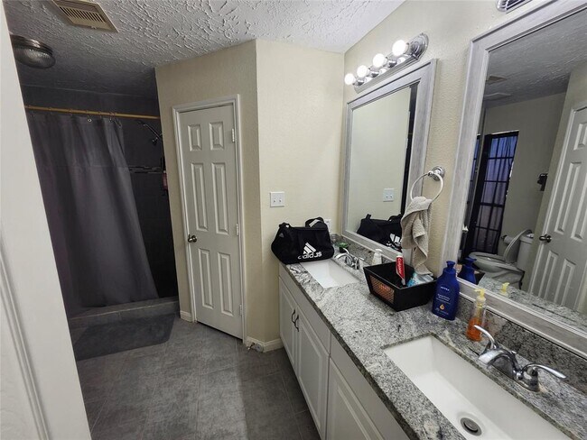 Foto del edificio - 15922 Tammany Ln
