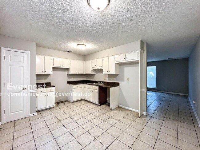 Foto del edificio - 3772 Beckman Dr