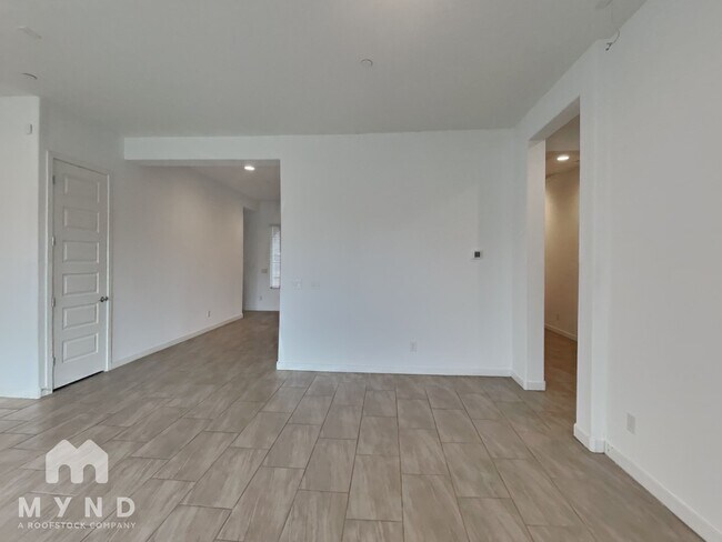Foto del edificio - 9917 E Thistle Ave