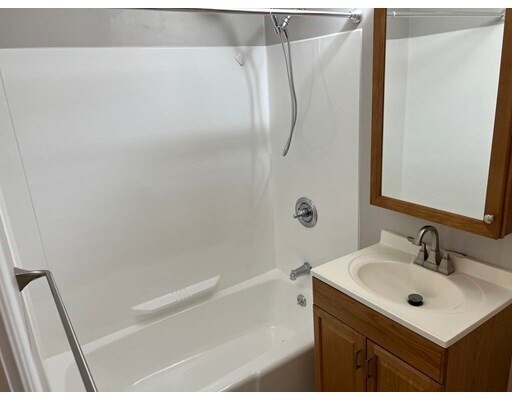Building Photo - 600 Governors Dr