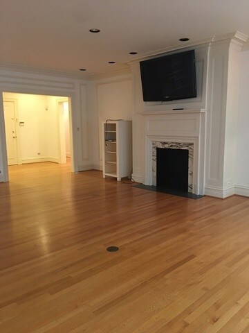 Building Photo - 1301 E Madison Park