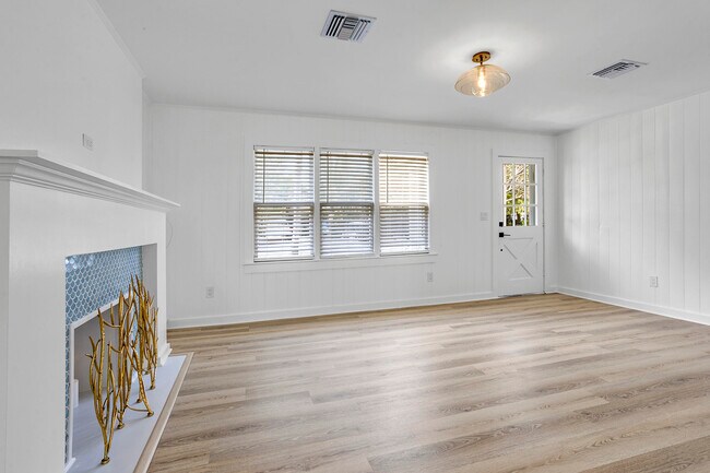 Foto del edificio - 4228 SE Bayview St