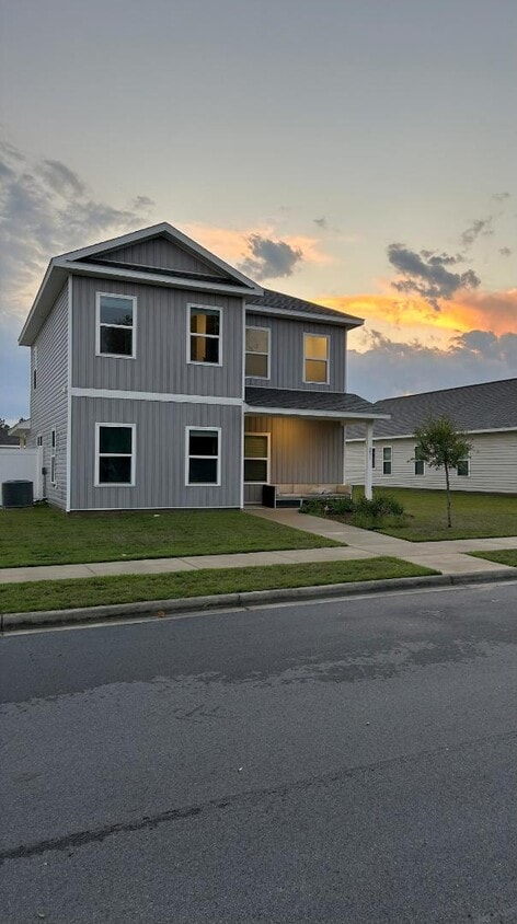 Foto principal - 231 Staggerbush St